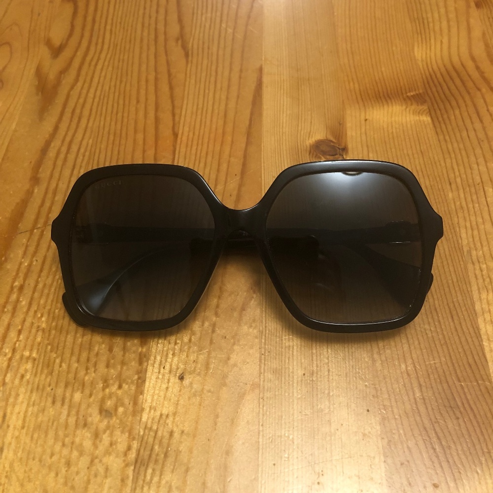 Gucci oversized sunglasses